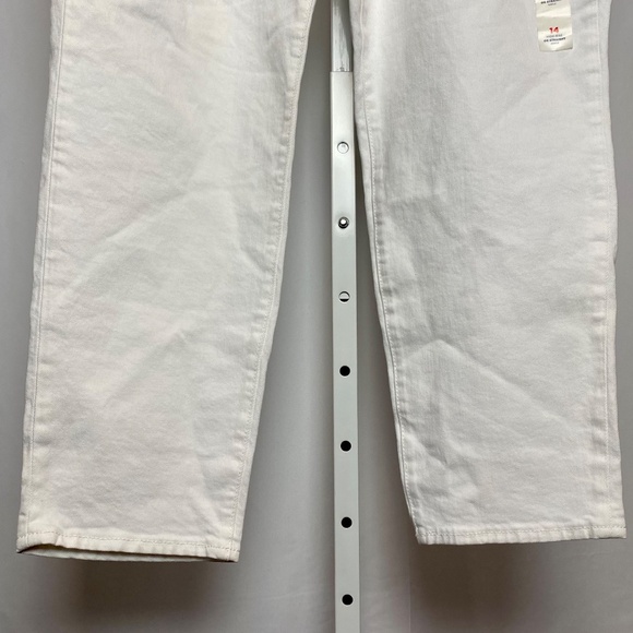 NWT Old Navy Womenʻs High-Rise OG Straight White Ankle Jeans Size 14 - Picture 2 of 7